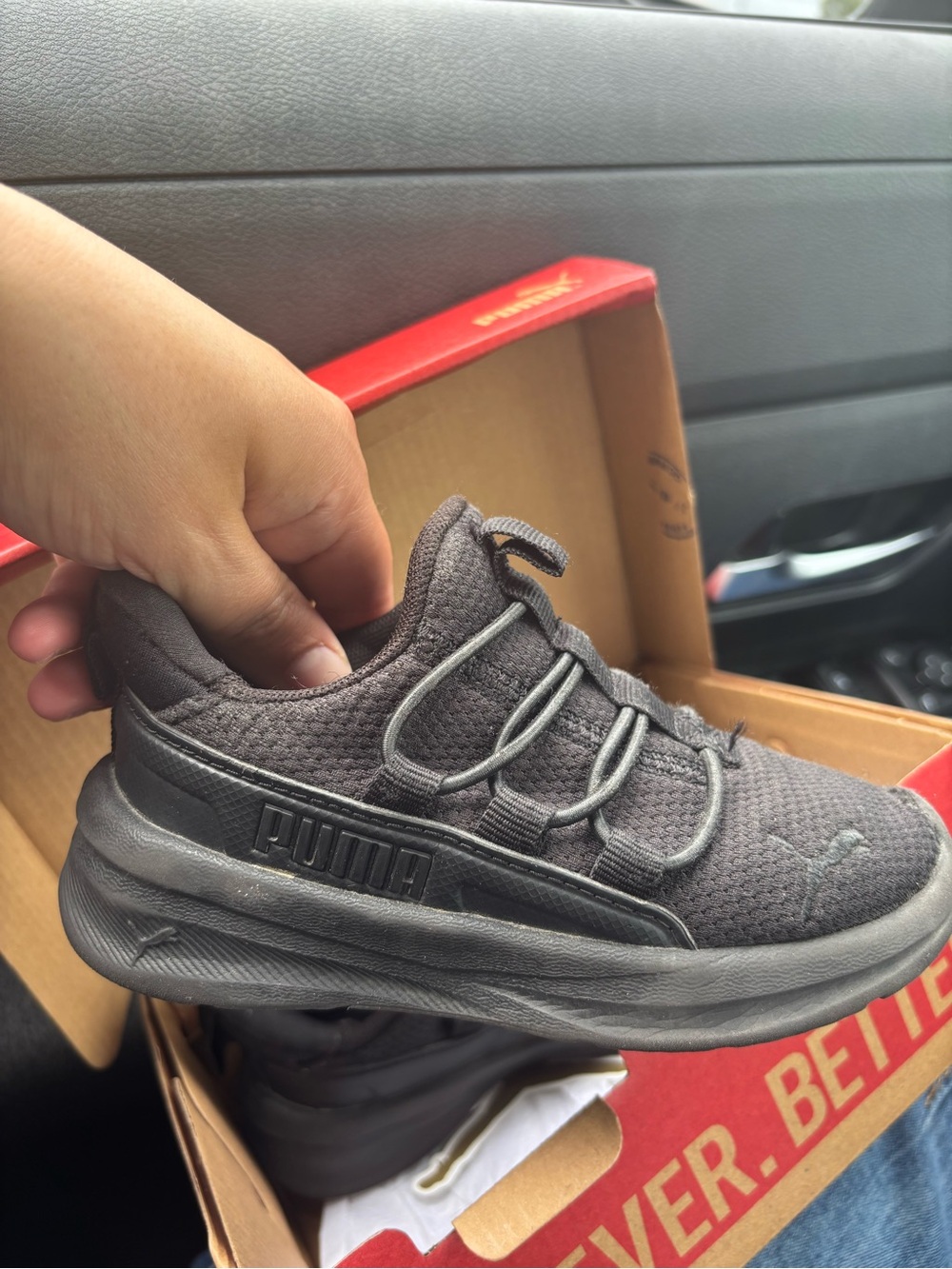 Puma boy’s black Athletic Sneaker